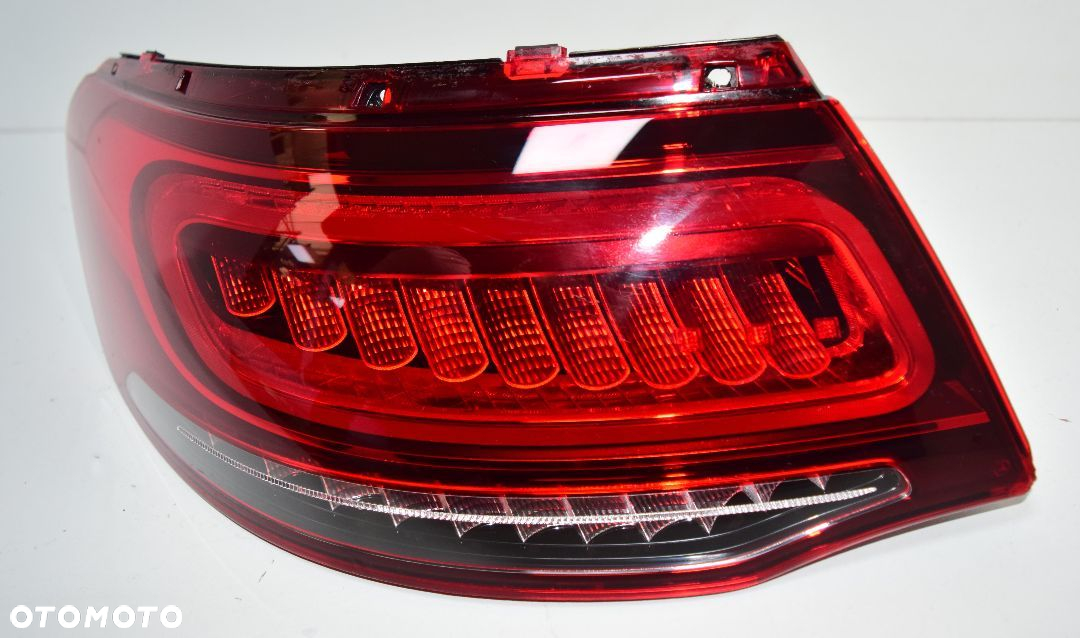 MERCEDES GLC W253 LAMPA LEWA TYLNA - 4