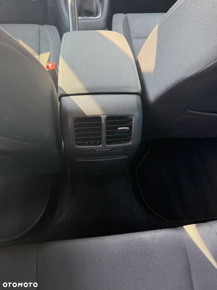 Volkswagen Golf 1.6 TDI DPF BlueMotion Technology Comfortline - 15