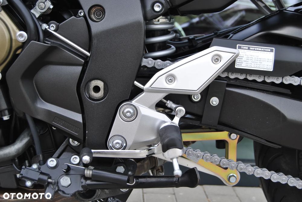 Yamaha FZ - 19