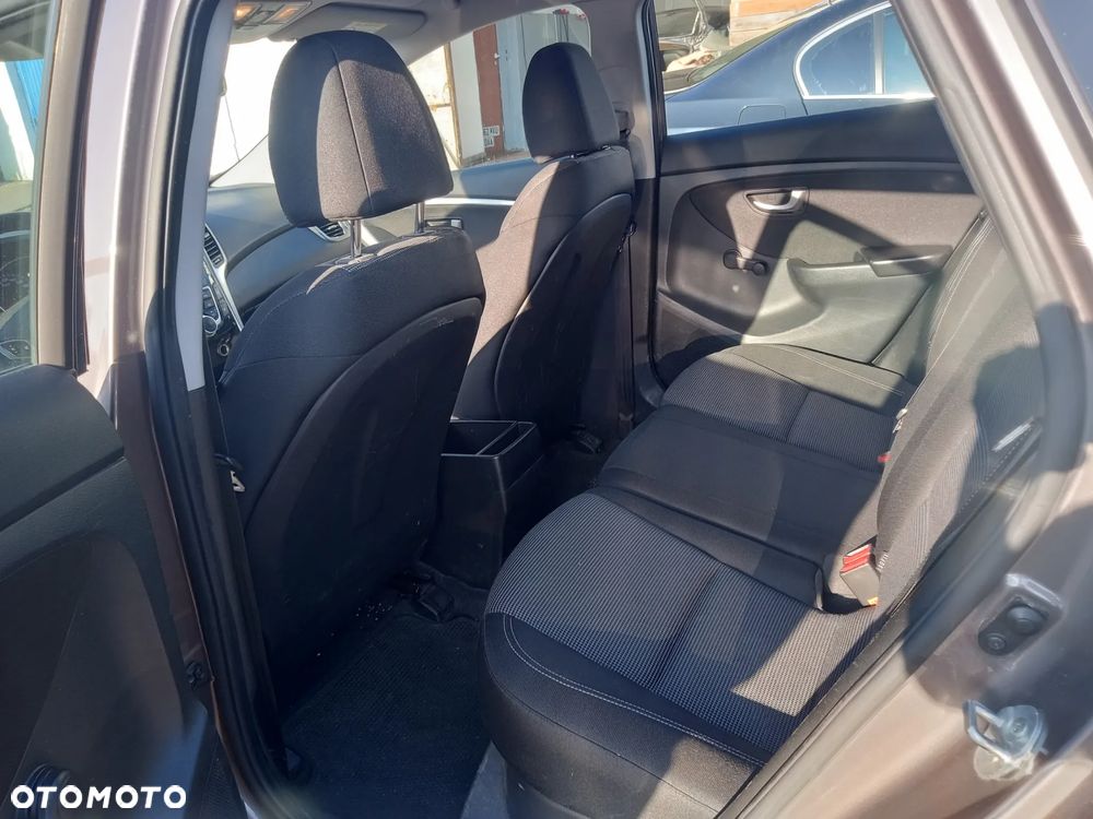 Hyundai i30 1.4 Classic + - 6
