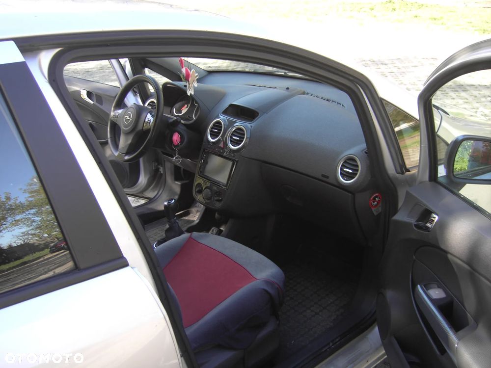 Opel Corsa 1.4 16V EcoFLEX Start-Stop 150 Jahre - 12