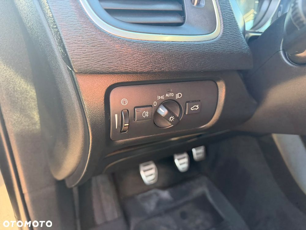 Volvo V40 D2 Momentum - 26