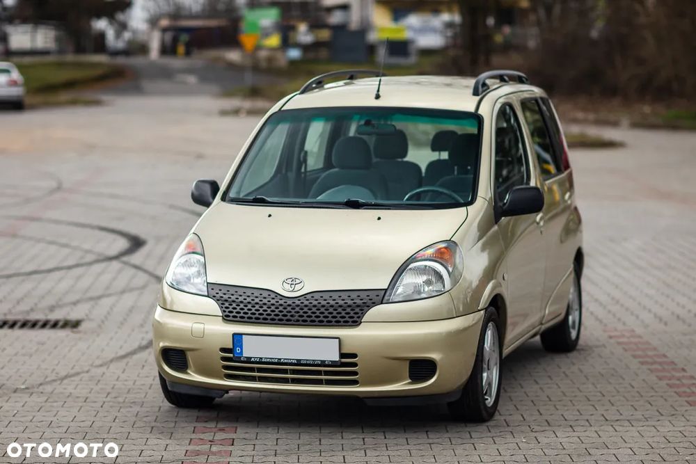 Toyota Yaris Verso 1.3 Sol - 2