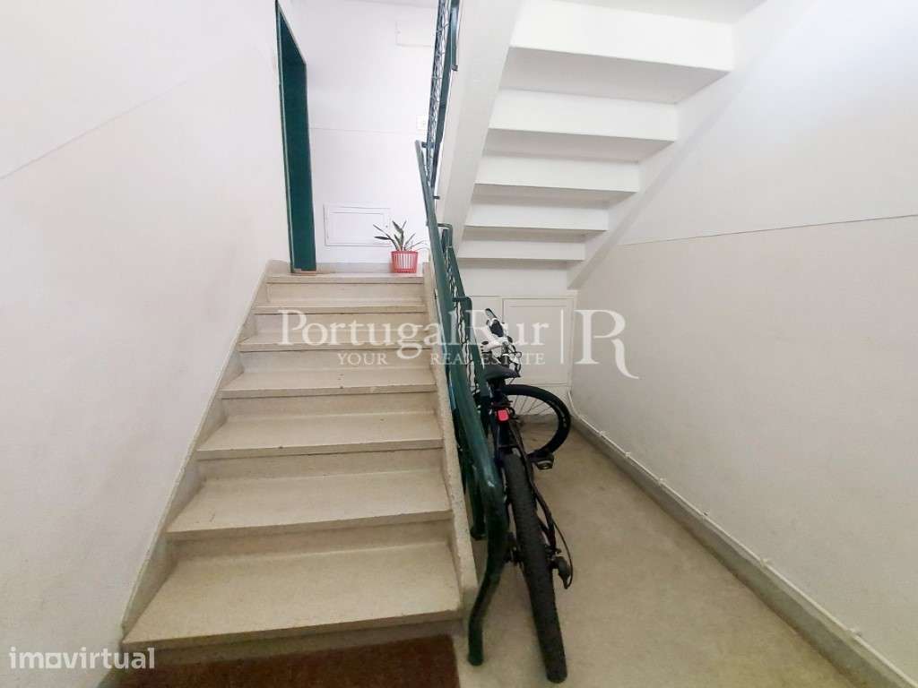 Apartamento T3 projecto Fernando Távora em Ramalde - Grande imagem: 5/27