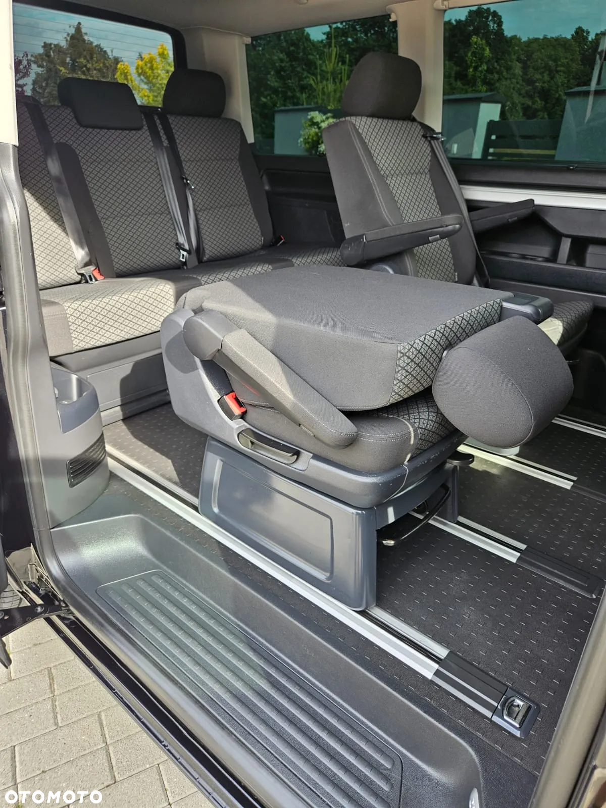 Volkswagen Multivan 2.0 TDI L1 Trendline DSG - 17