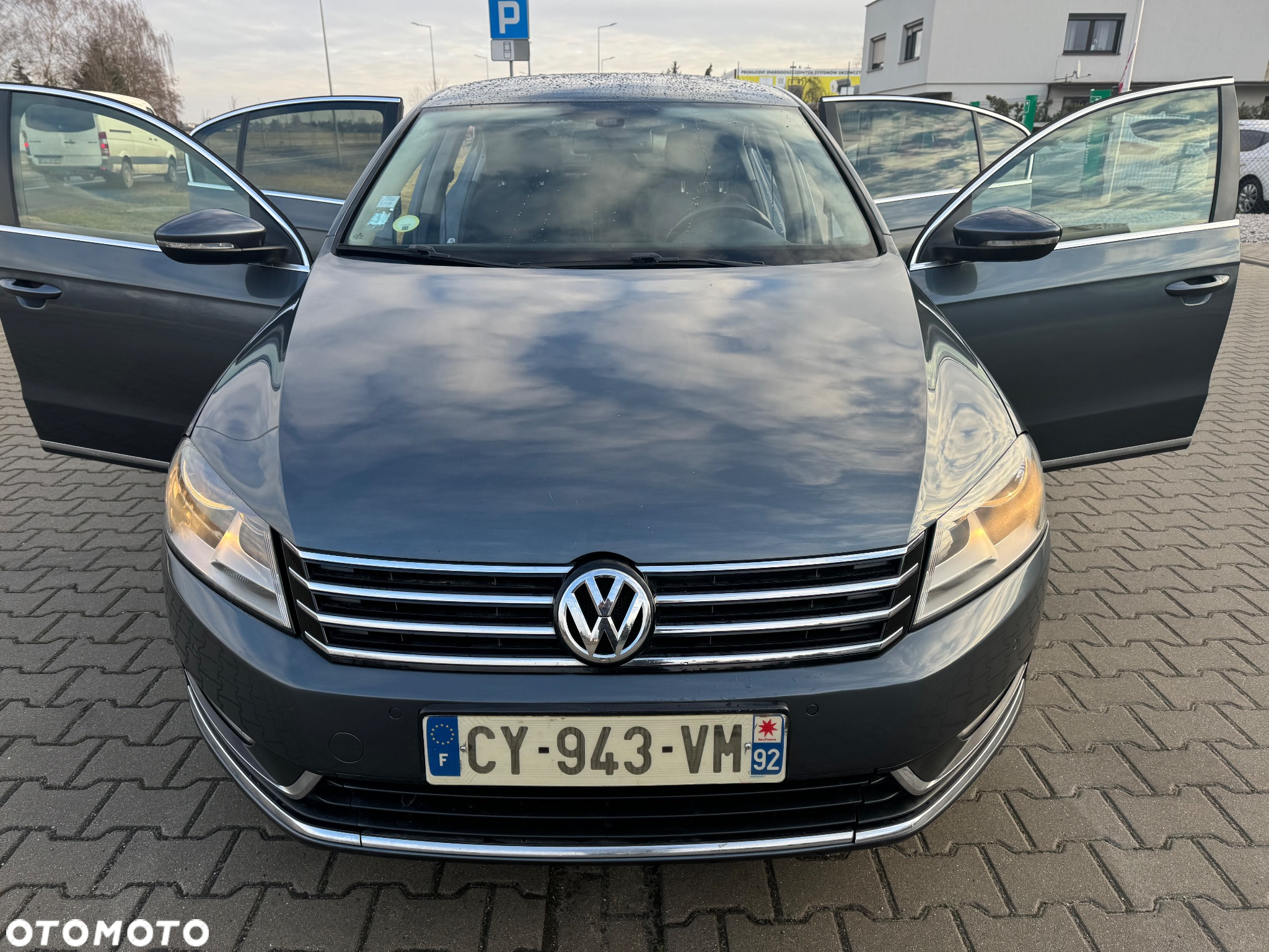 Volkswagen Passat - 25