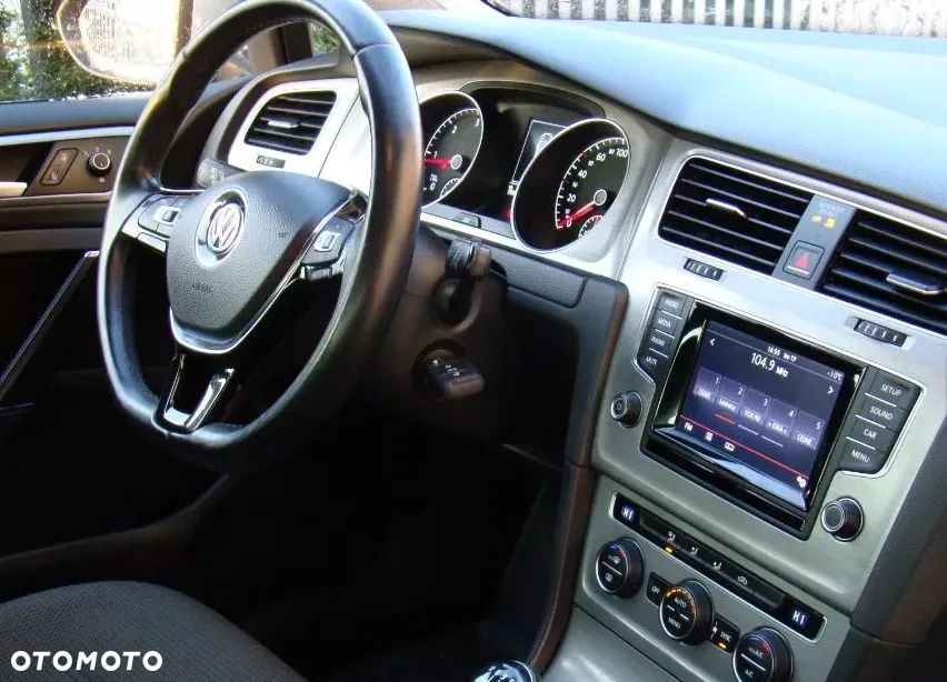 Volkswagen Golf 1.6 TDI BMT Comfortline - 11