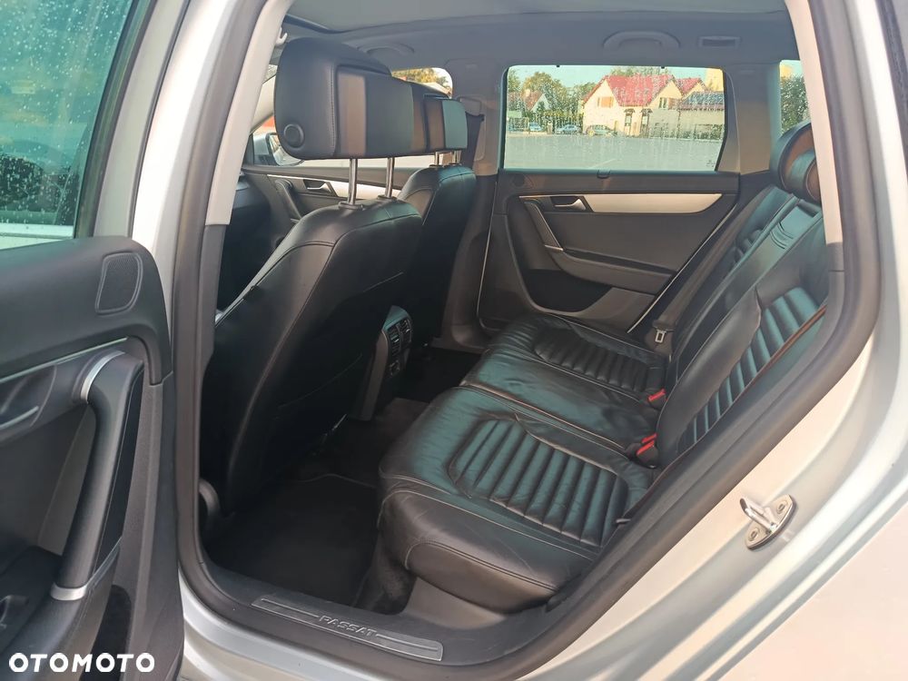 Volkswagen Passat 2.0 TDI Comfortline - 8