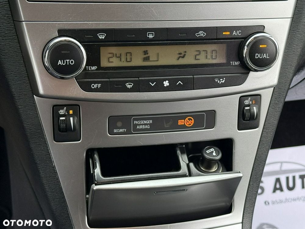 Toyota Avensis 1.8 Executive - 8