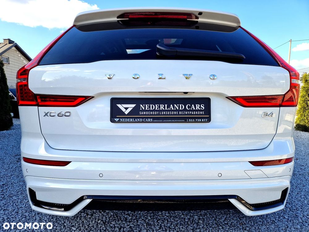 Volvo XC 60 B4 D Plus Dark - 40