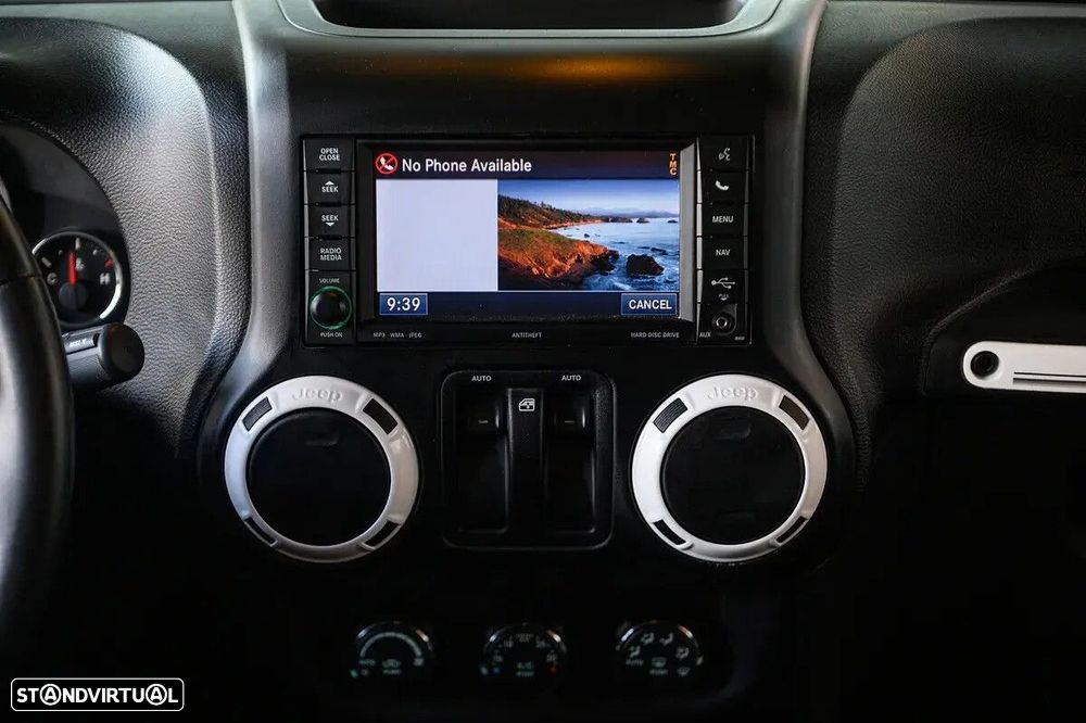 Jeep Wrangler 2.8 CRD Auto Sport - 45