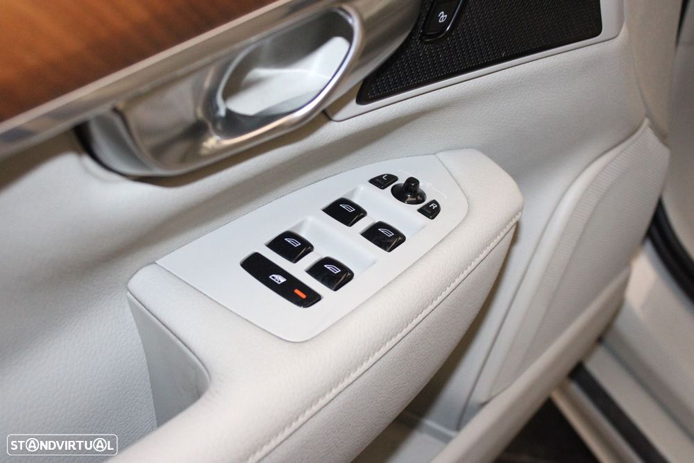 Volvo V90 2.0 B4 Momentum Plus Geartronic - 26