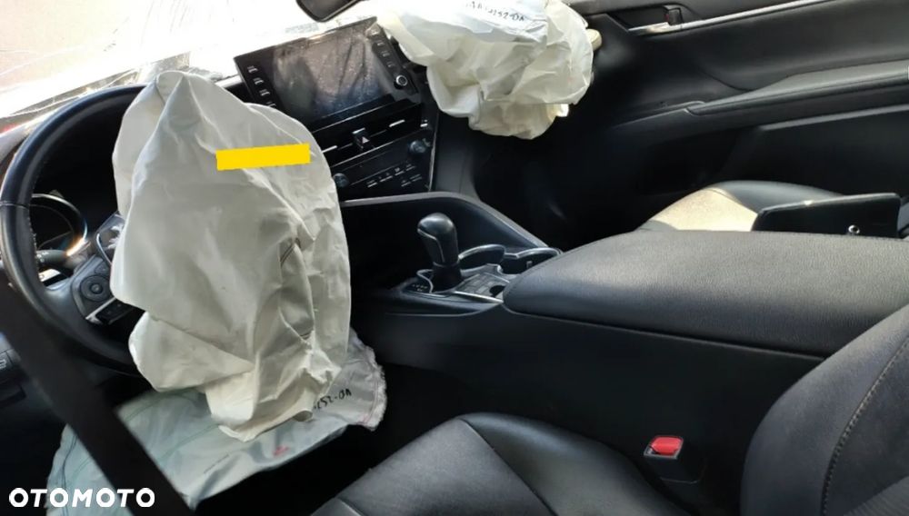 Toyota Camry 2.5 Hybrid Executive CVT - 2
