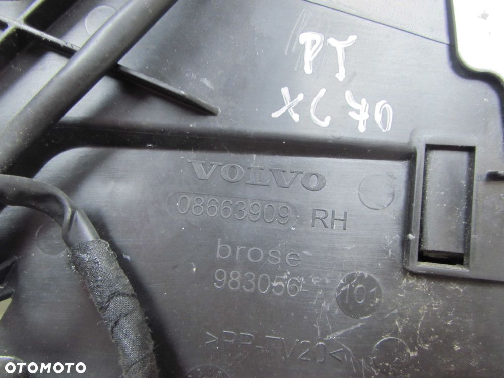 VOLVO KLAMKA ZEWNETRZNA UCHWYT PODSTAWA KASETA PRAWA KEYLESS TYL PRZOD 08663909 30753743 477 - 6