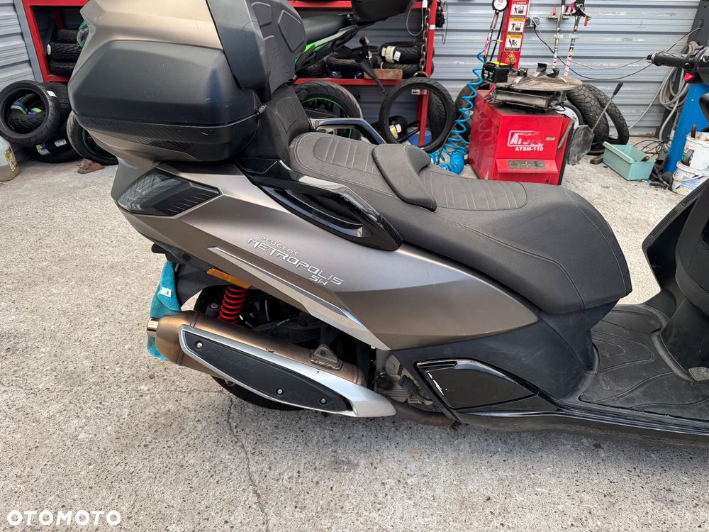 Peugeot Metropolis - 9