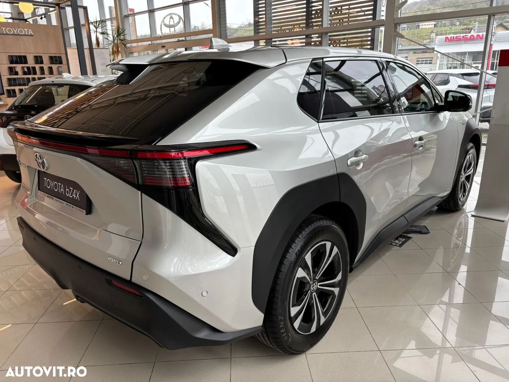 Toyota BZ4X 160 KW AWD (4x4) Luxury Solar Edition - 6