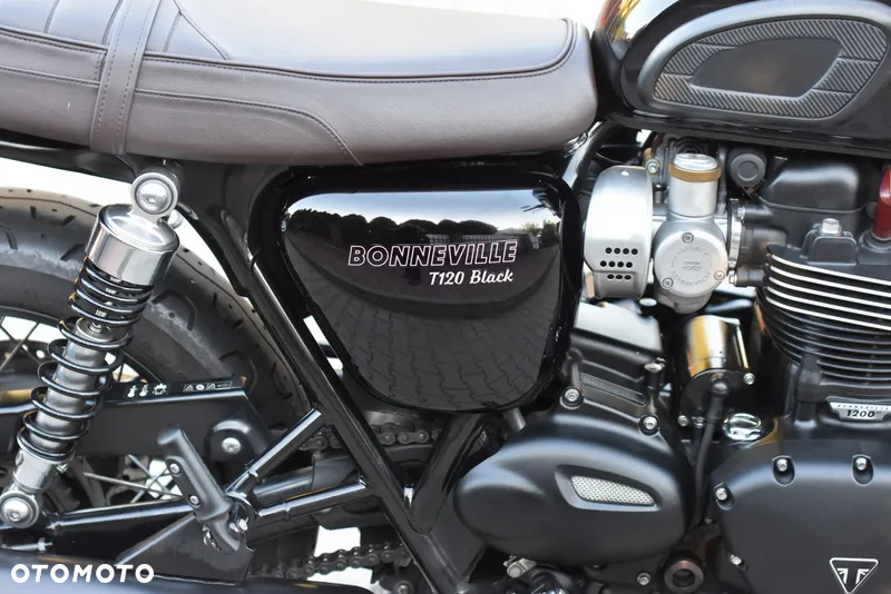 Triumph Bonneville - 13