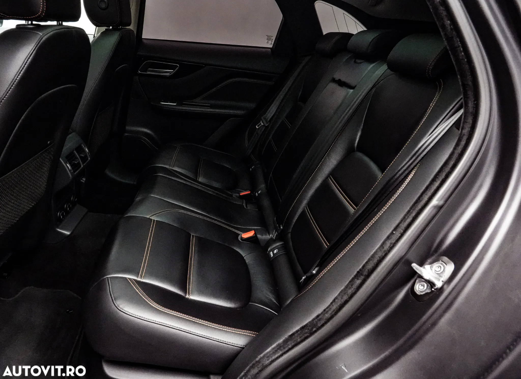 Jaguar F-Pace 20d AWD Prestige - 16