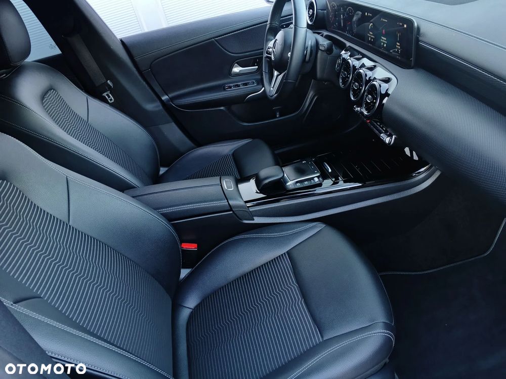 Mercedes-Benz CLA 200 7G-DCT Edition 2022 - 37