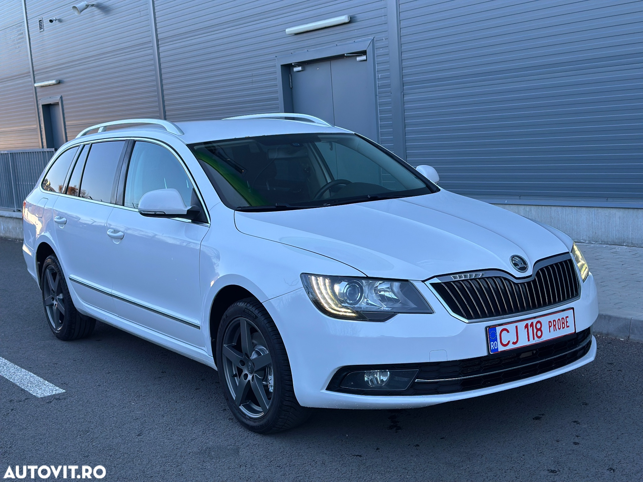 Skoda Superb Combi 2.0 TDI DSG Ambition - 16