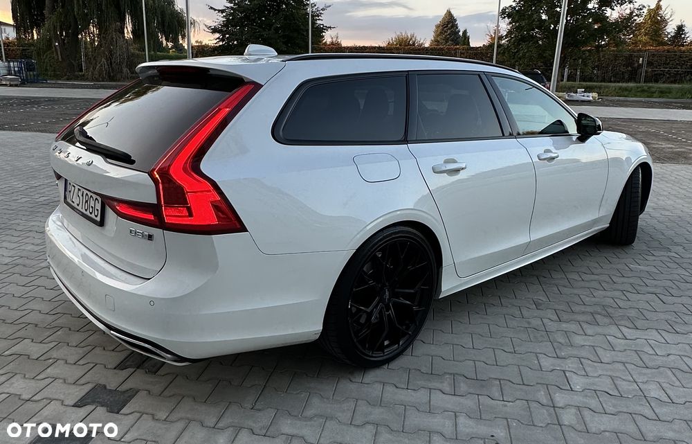 Volvo V90 D5 AWD R-Design - 8