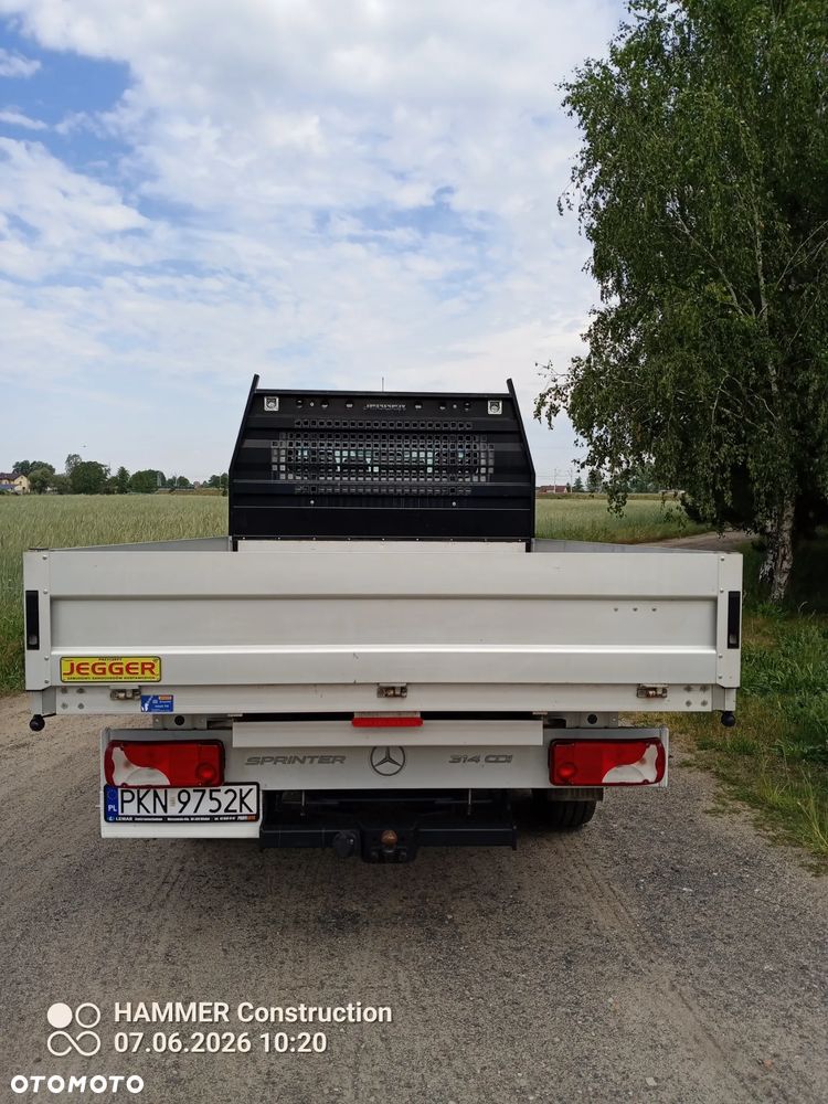 Mercedes-Benz Sprinter - 12