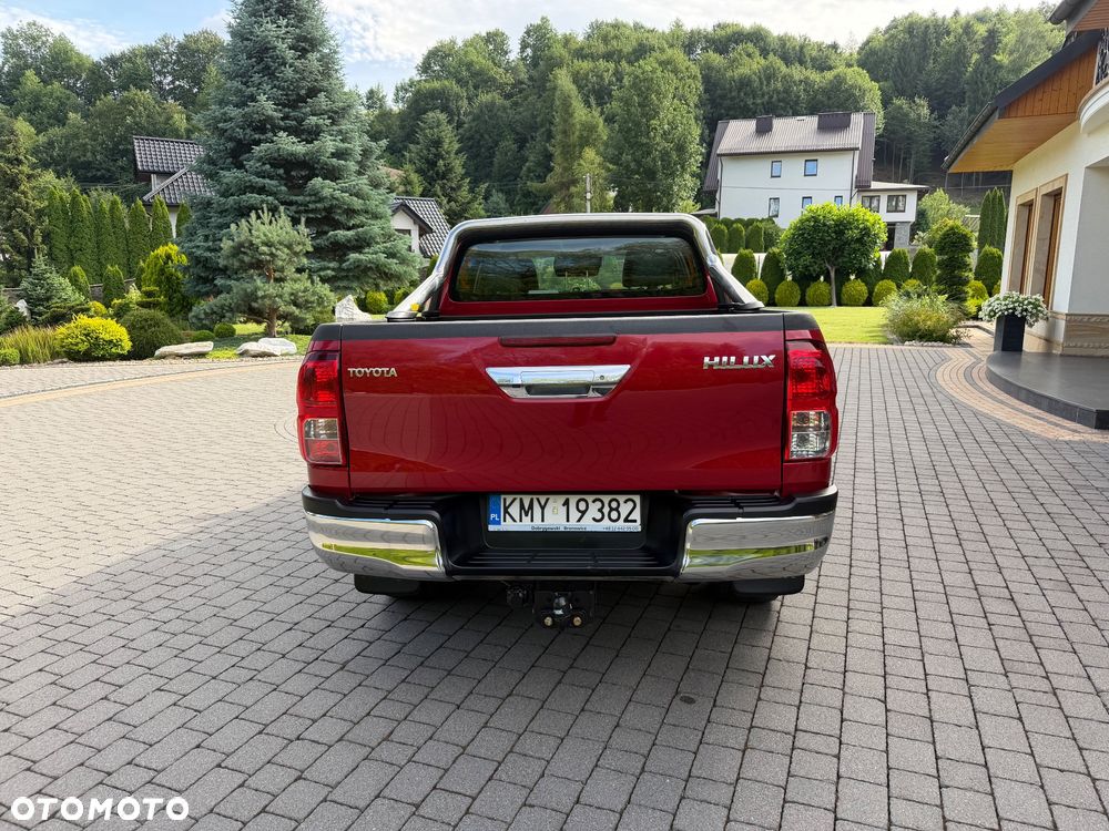 Toyota Hilux 2.4 D-4D Double Cab SR5 4x4 - 5