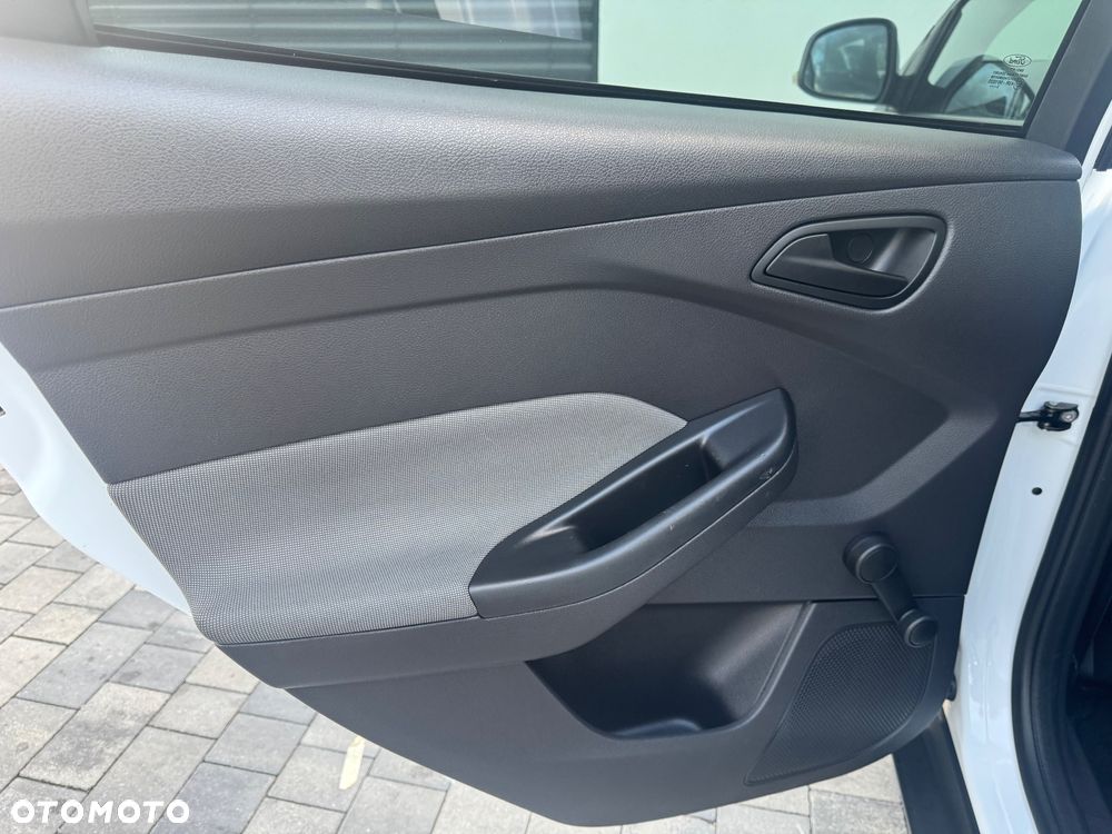 Ford Focus 1.0 EcoBoost Ambiente - 35