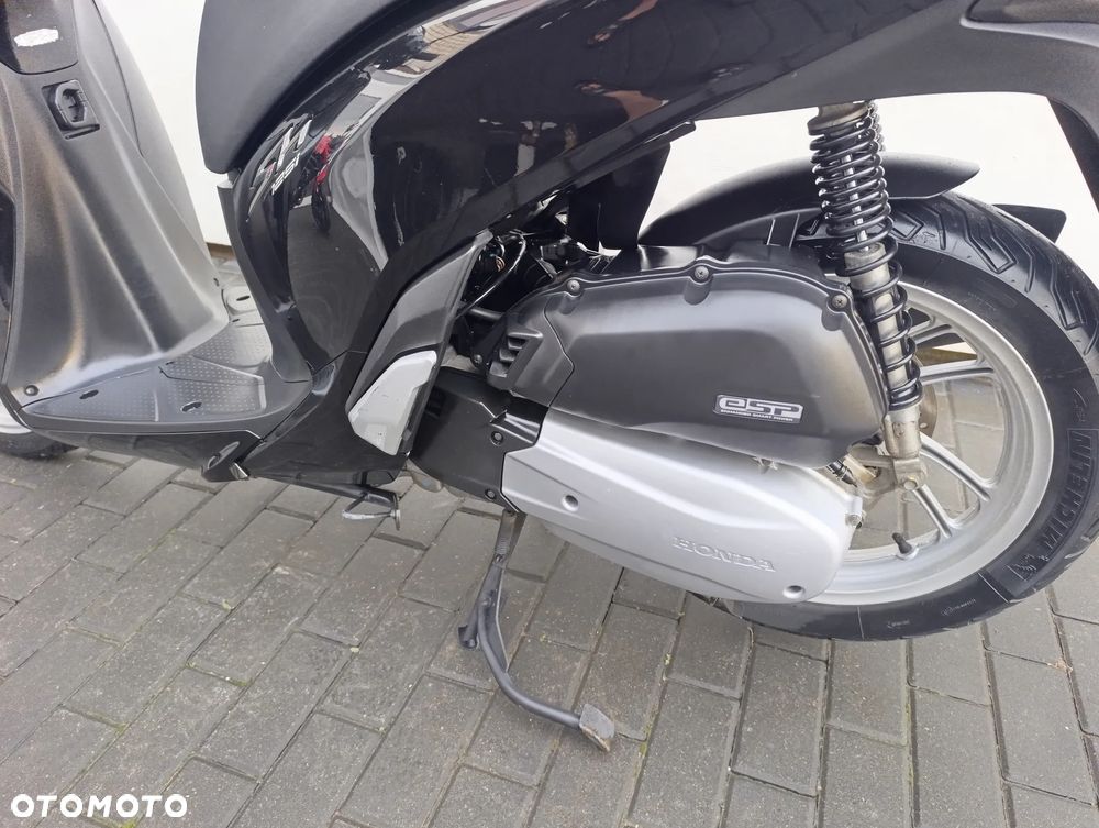 Honda SH - 17