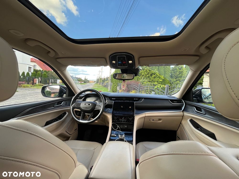 Jeep Grand Cherokee - 14