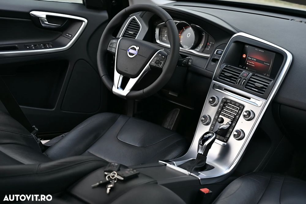 Volvo XC 60 D4 AWD Geartronic Summum - 19