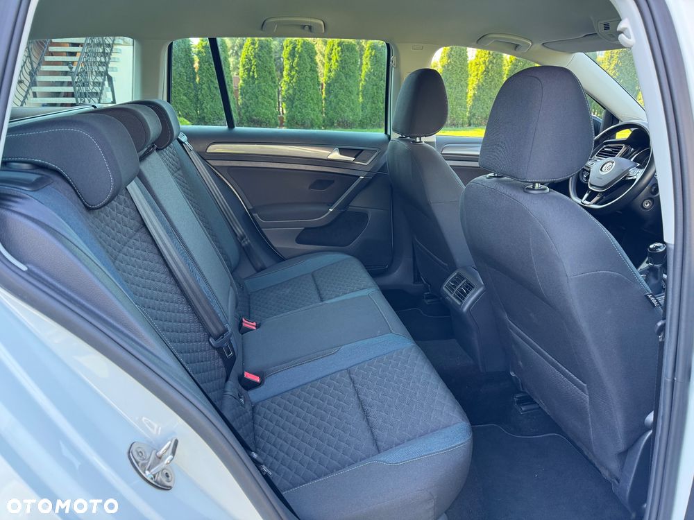 Volkswagen Golf 1.6 TDI SCR IQ.DRIVE - 19