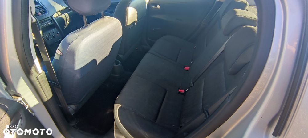 Peugeot 207 75 Filou - 11