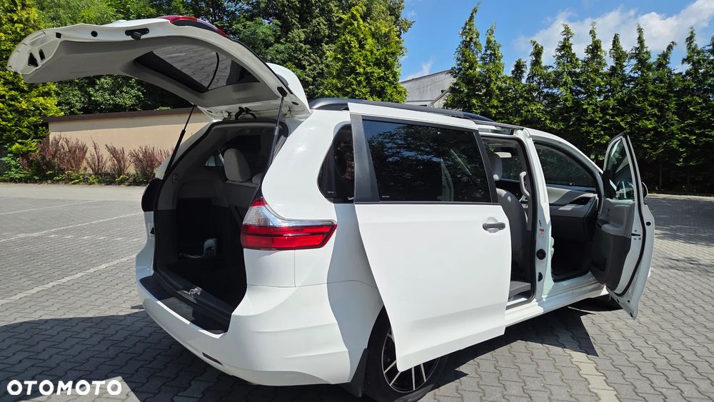 Toyota Sienna - 22