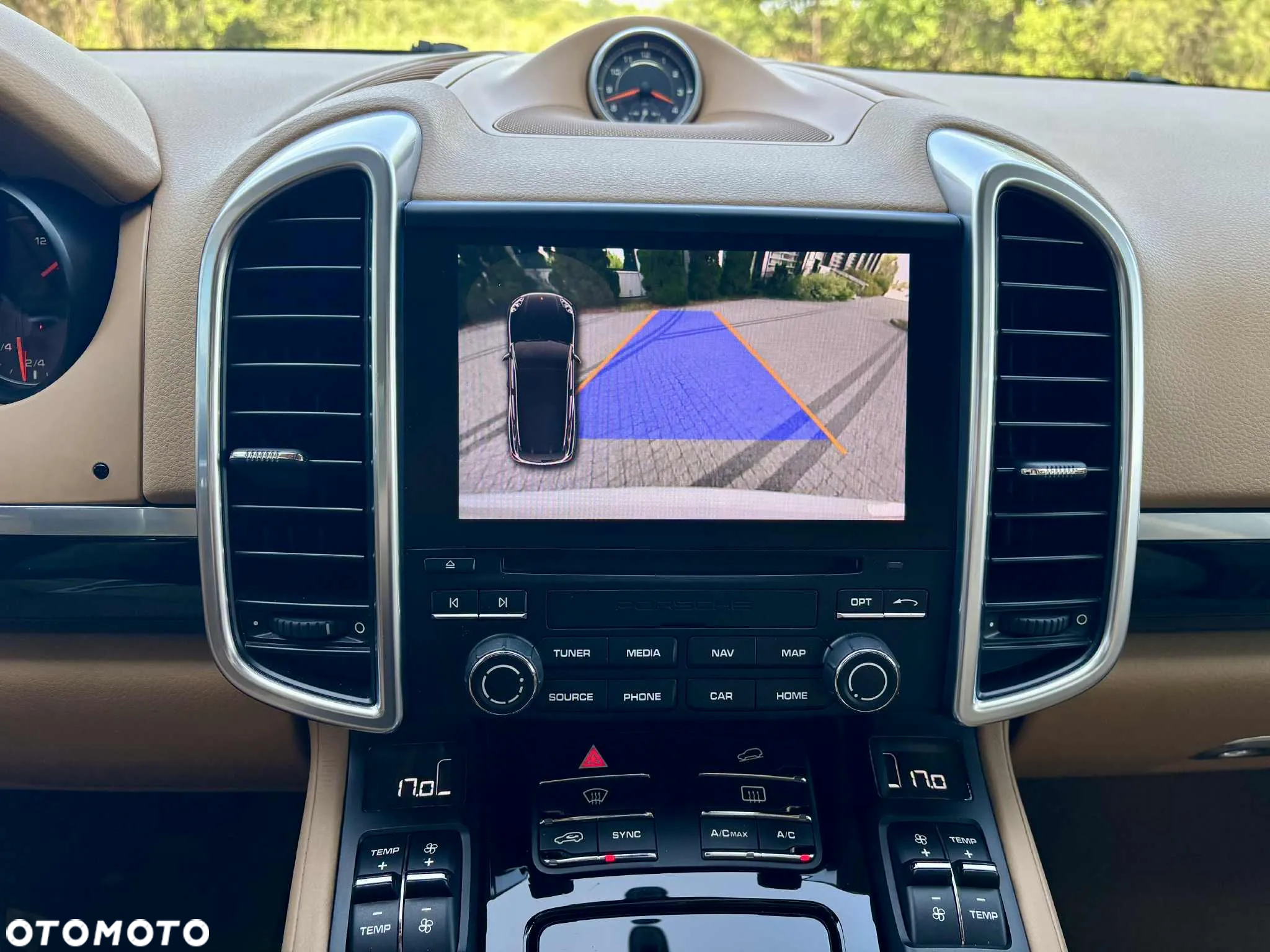 Porsche Cayenne Platinum Edition - 34