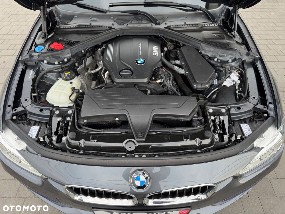 BMW Seria 3 320d xDrive Edition M Sport Shadow - 39