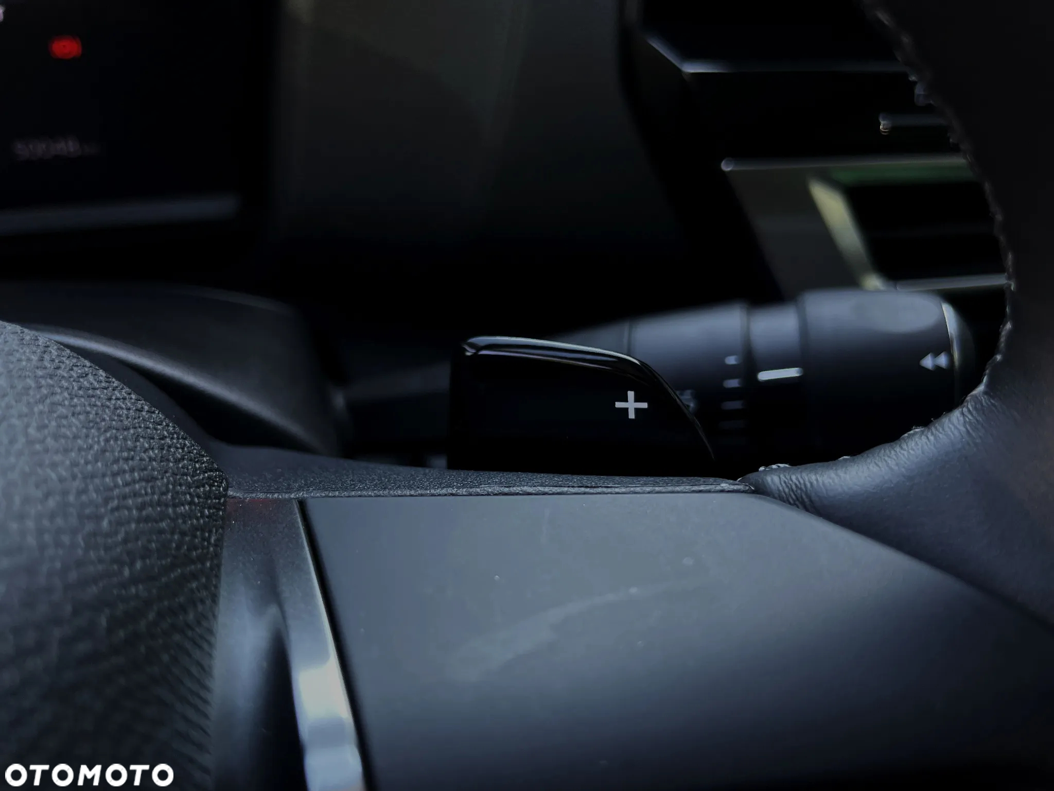 Citroën C4 PureTech 130 Stop&Start EAT8 SHINE - 24