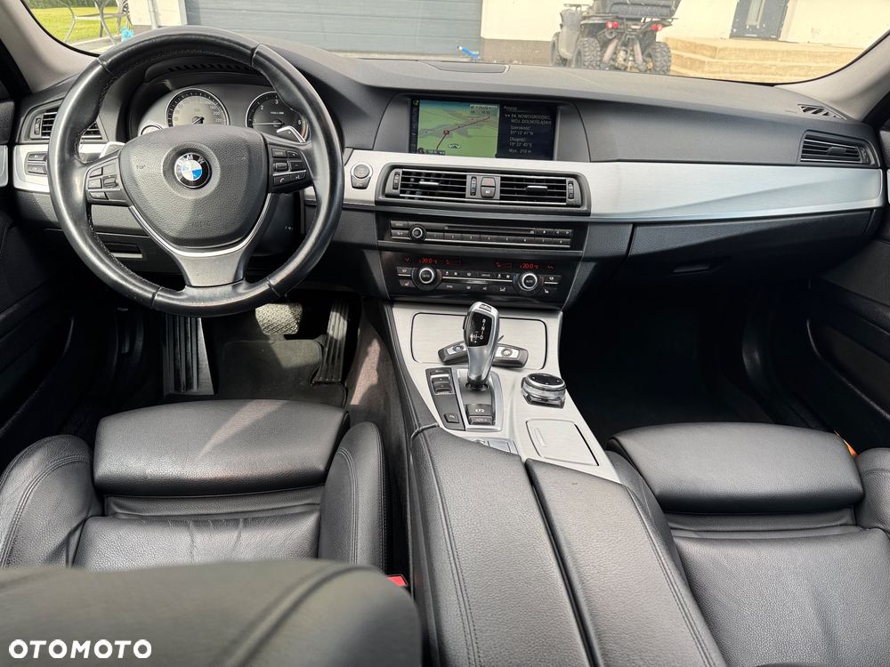 BMW Seria 5 520d - 25