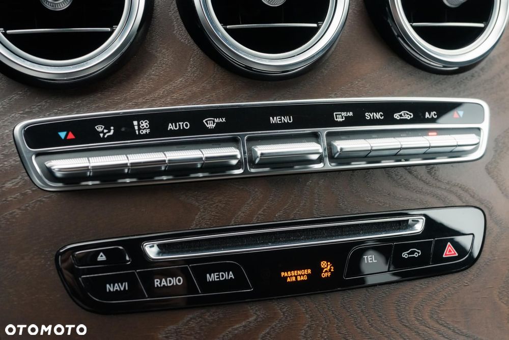 Mercedes-Benz GLC - 22