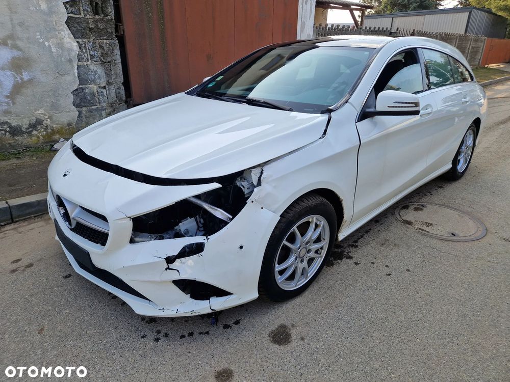 Mercedes-Benz CLA 180 Peak Edition - 1