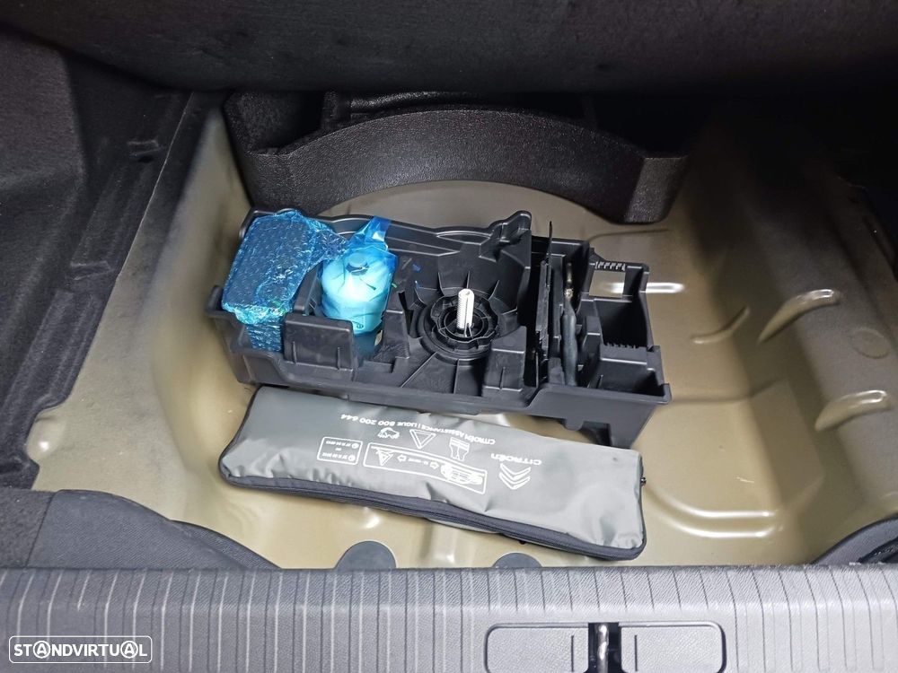 Citroën C4 X 1.2 PureTech Plus EAT8 - 32