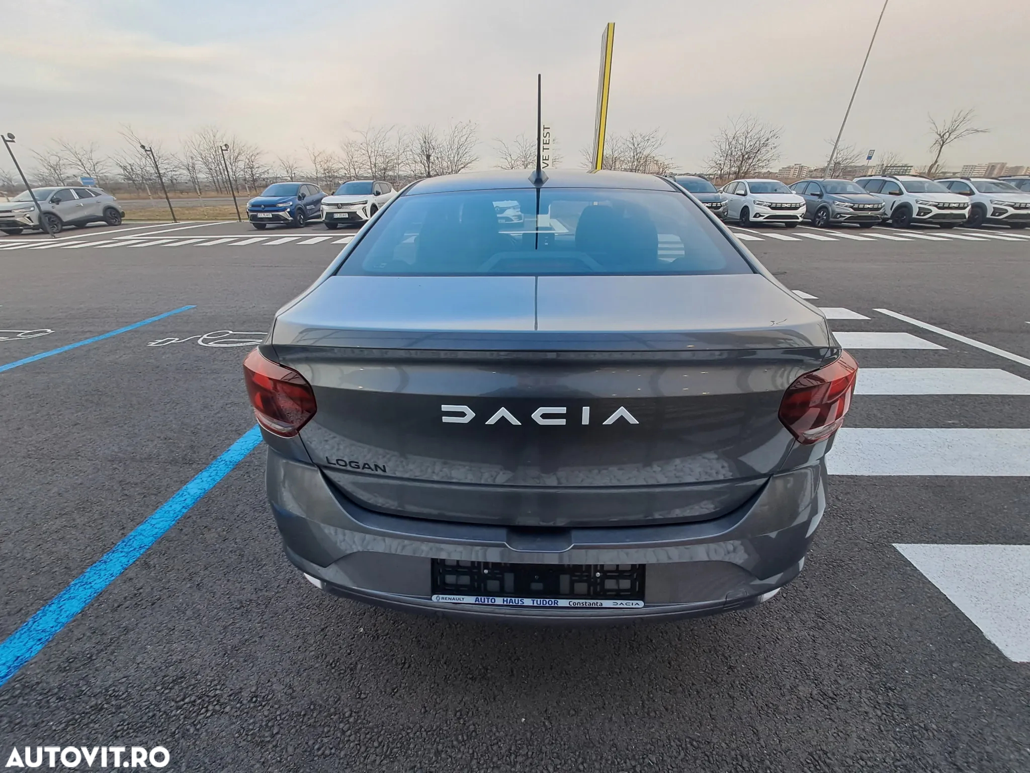 Dacia Logan TCe 90 CVT Expression - 5