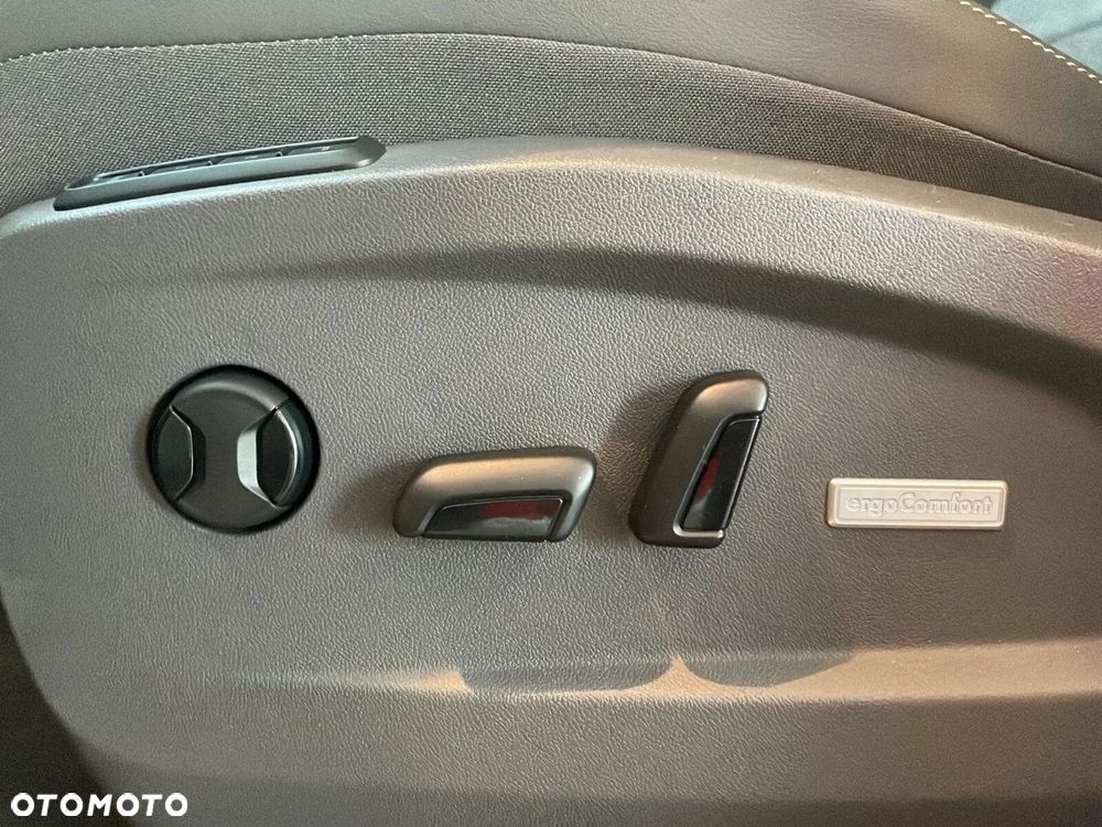 Volkswagen Multivan - 24