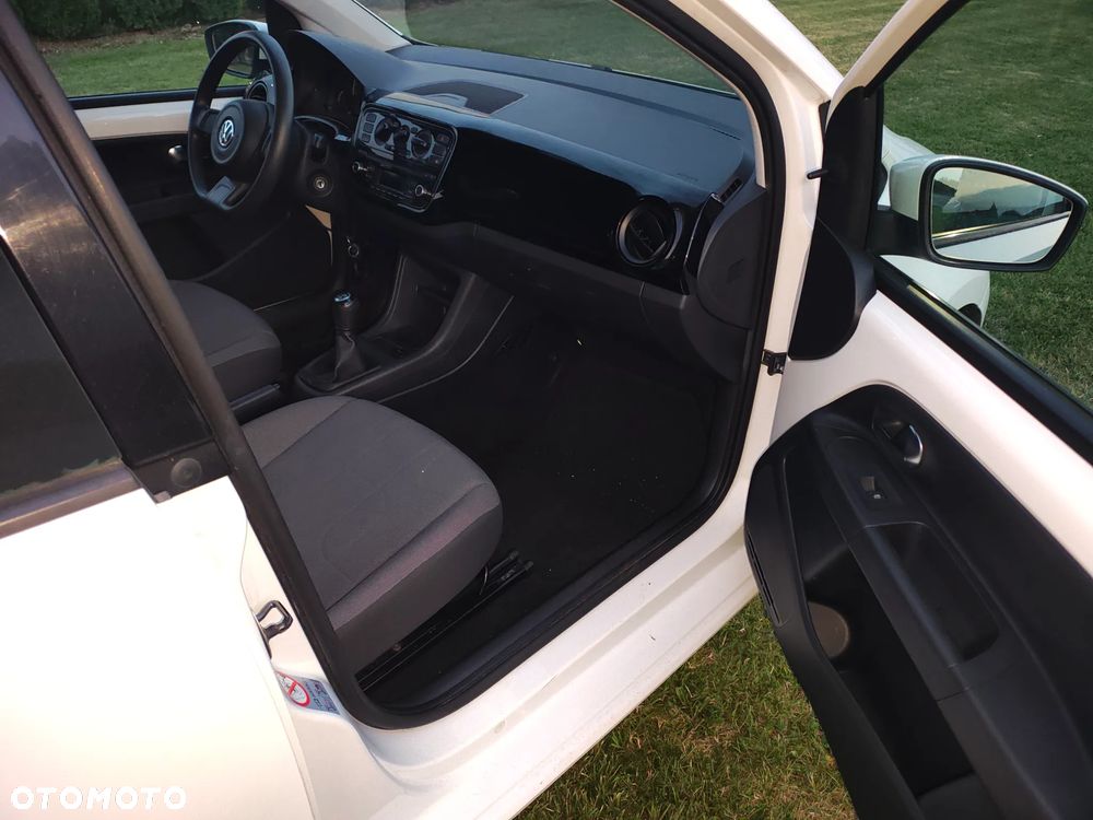 Volkswagen up! - 12