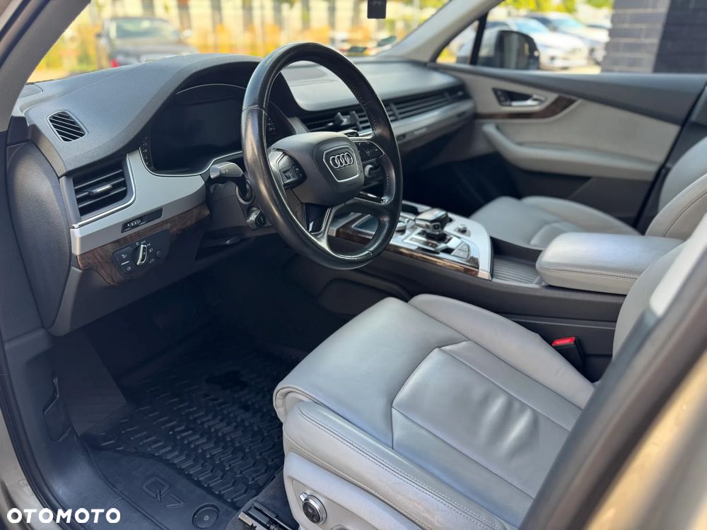 Audi Q7 - 12