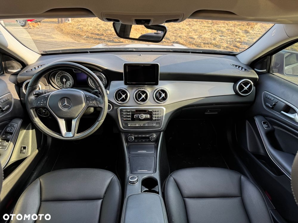 Mercedes-Benz GLA 250 7G-DCT Activity Edition - 23