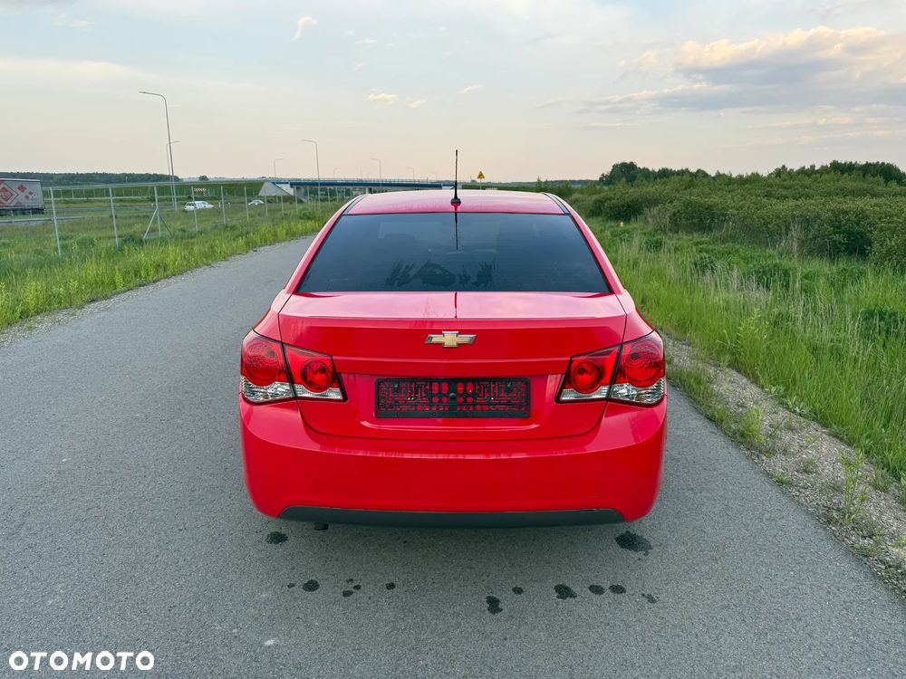 Chevrolet Cruze 1.6 LS - 4