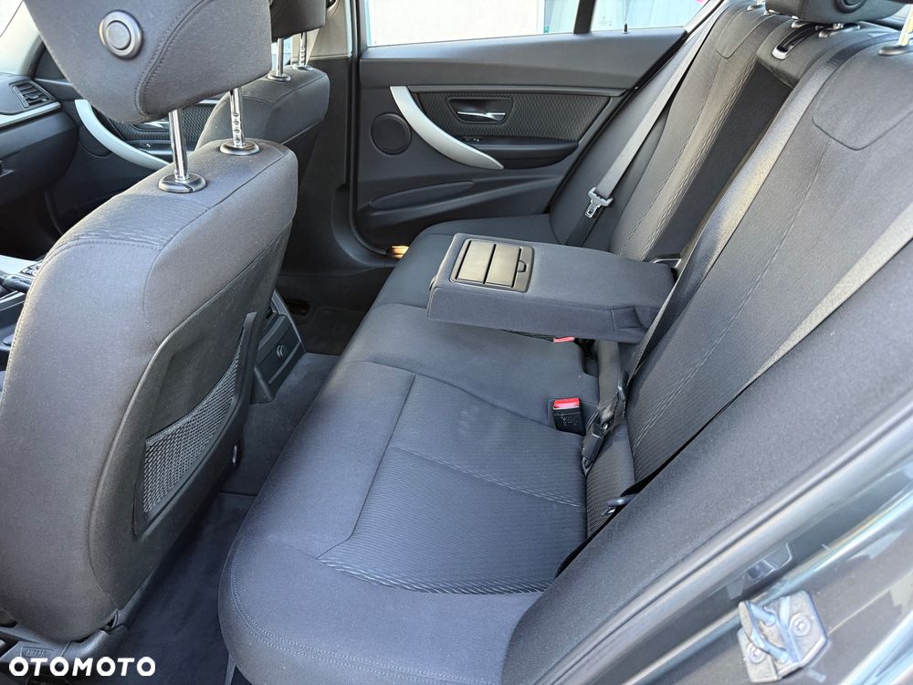 BMW Seria 3 - 13