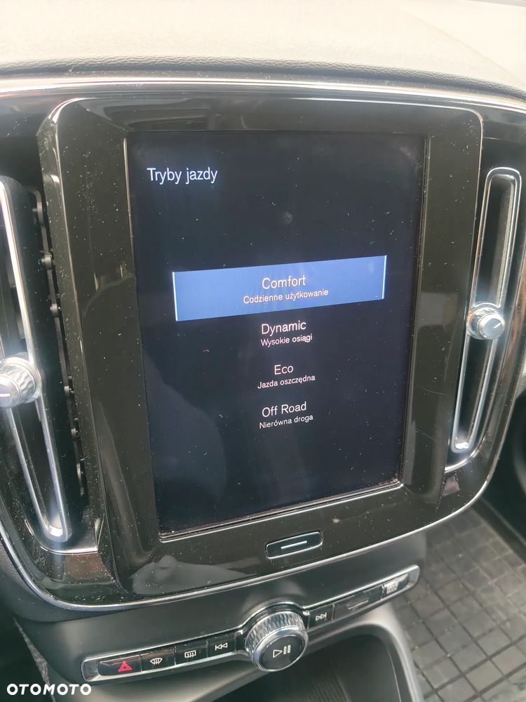 Volvo XC 40 T3 R-Design - 36