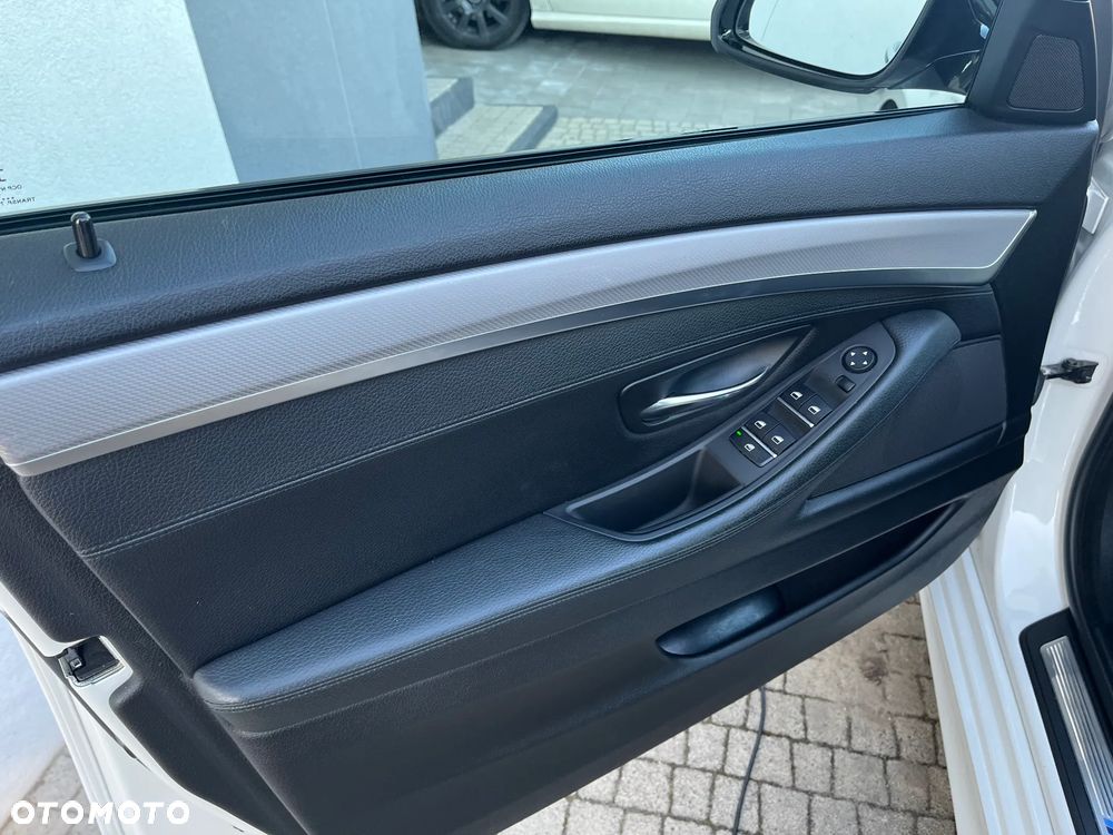 BMW Seria 5 520d xDrive M Sport Edition - 25